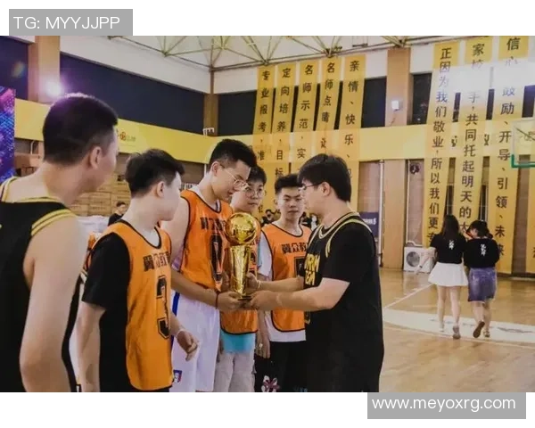 杭州足球队在大师赛中的实力展现与战术分析全景回顾