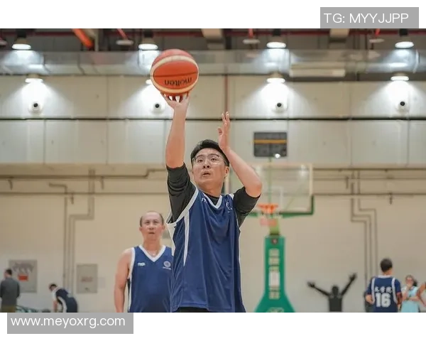 深圳篮球队个人能力提升与团队协作的热议与变革探讨 深圳篮球队个人能力提升与团队协作的热议与变革探讨