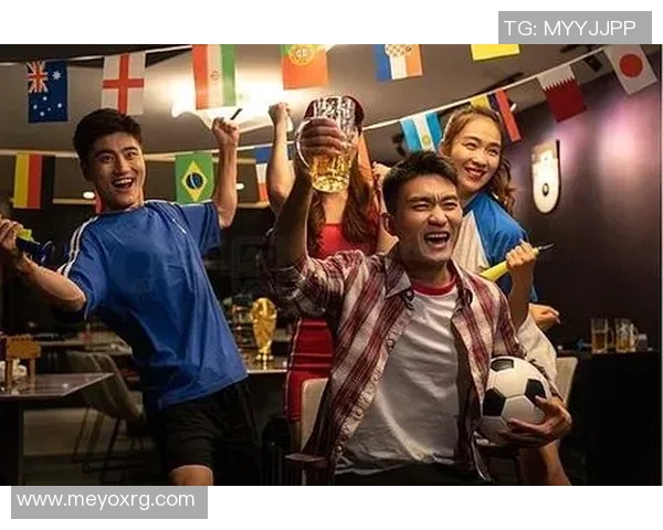 足球明星亲临赛场观战精彩瞬间与球迷互动热情四溢的现场气氛