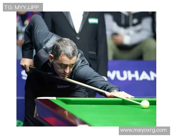 足球明星杰克森的传奇之路与他在绿茵场上的辉煌成就揭秘