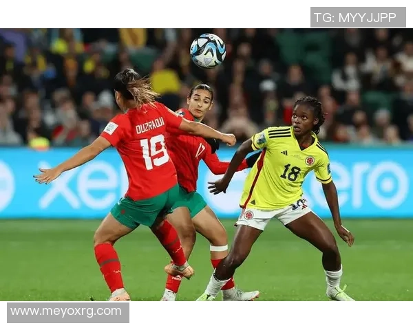 韩国女艺人携手足球明星共谱青春旋律引发热议